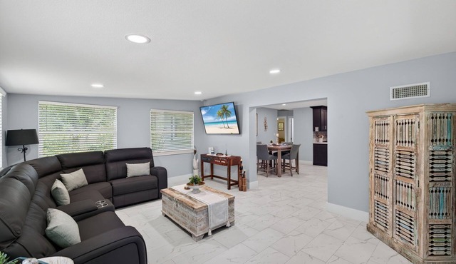 Beach Bungalow Retreat
