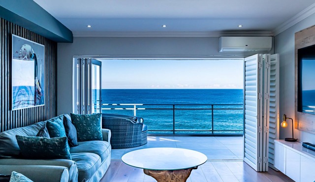 Beach Front Penthouse Apartment (No load-shedding) in Dolphin Coast