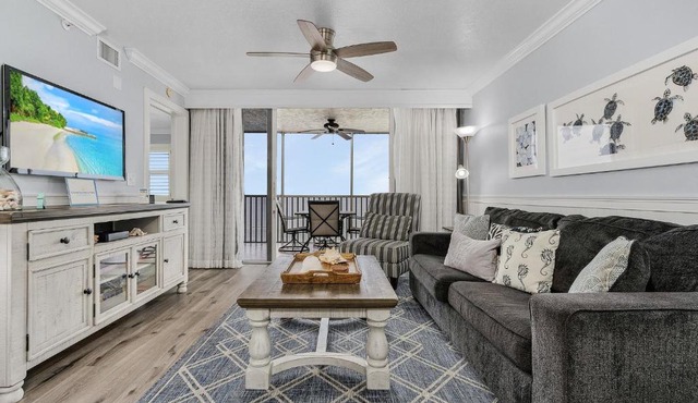 Beach Villas 405 Beachfront Bliss- Gulf Views, Pool, Sleeps 6!