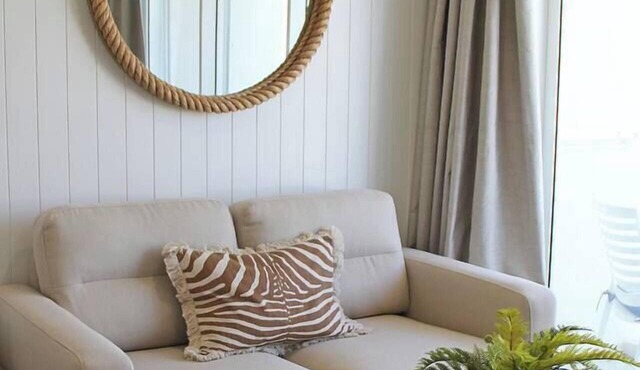 Beachfront Studio, Views, Best Location in Dee Why