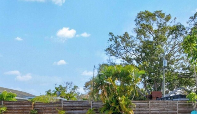 Beachy 1-bedroom apartment with Pool access in Sarasota