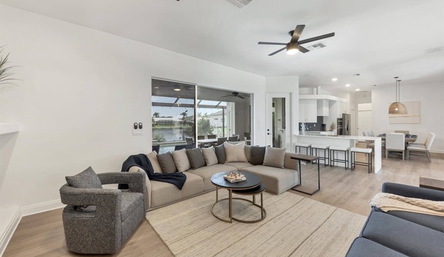 🥇 Beautiful 3bd home with a pool and a hot tub (CH1013)
