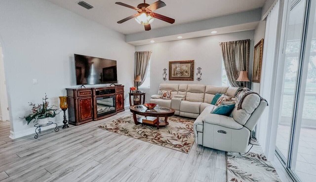 Beautiful home near Englewood Beach