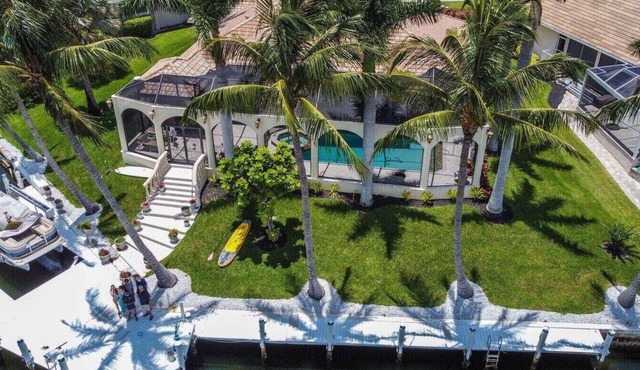BEST FAMILY RENTAL ON MARCO! Summer Specials available! Book Now & Save 10% !