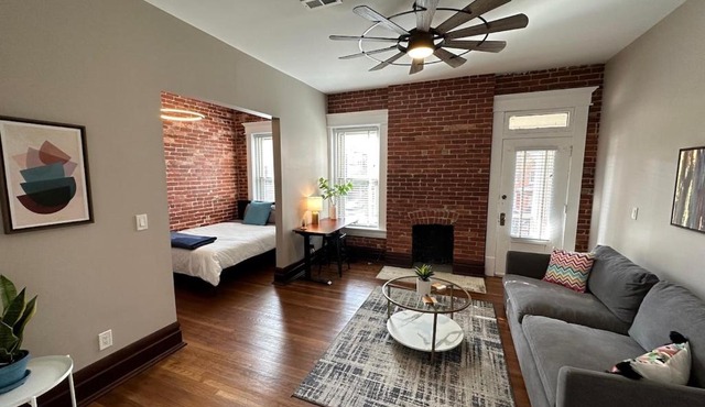 Big Brick 2 Bedroom apartment in Victorian Village in Columbus