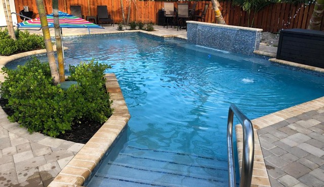 Billy's Resort- Men Only - Solo Hombres in Wilton Manors