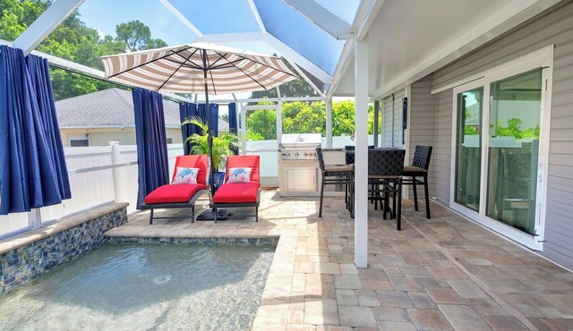 Bonita Springs | Heated Pool | Walk to Shops