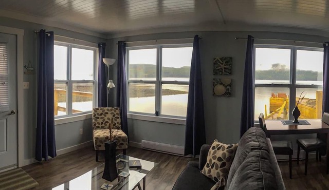 Boutique Oceanfront Suite Within Minutes of Tablelands and Woody Point in Shoal Brook