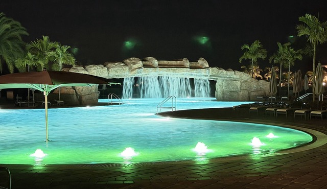 Breaktaking Resort townhome -Water Views with Golf, Tennis, Swimming Pools , GYM