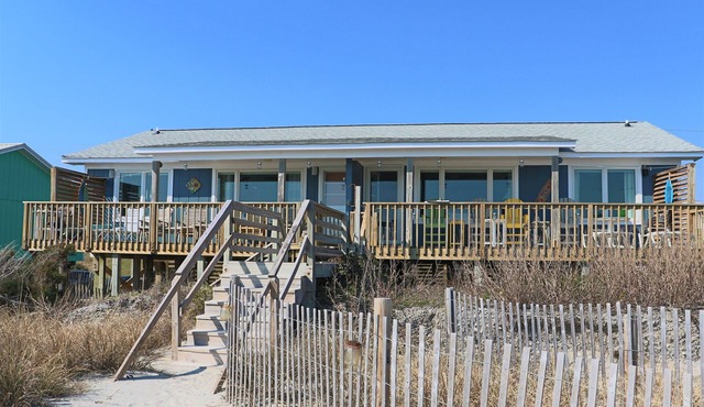 Bright 3BR Beach Home with Deck & Ocean Views in Emerald Isle
