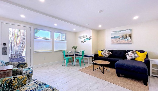Bright Coastal Unit Steps From Beach/Walk 2 Bridge