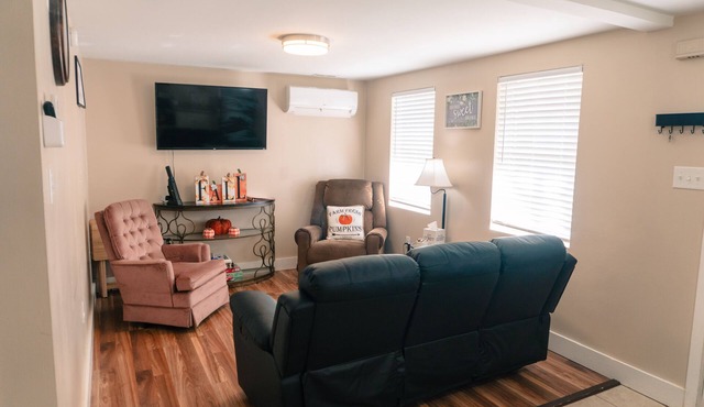 Bungalow Home with EV charger - No Cleaning Fee in Spartanburg