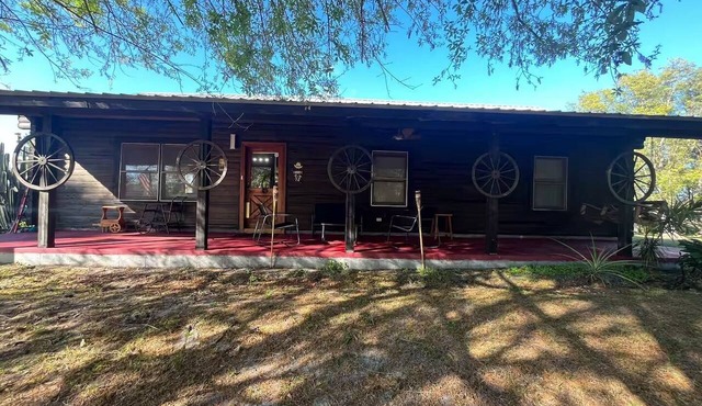 Cabin House - Home Away from Home! in Okeechobee