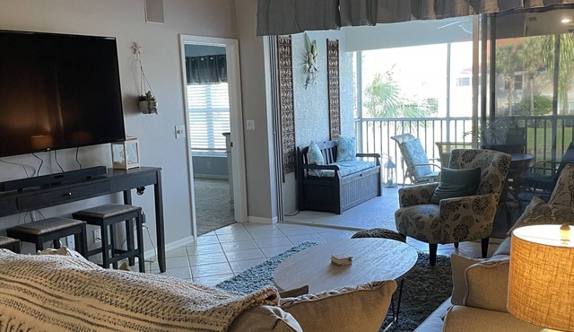 Carlton Lakes, impeccable 3BR, 2 bath, 2050 sqft near beaches, shops and dining
