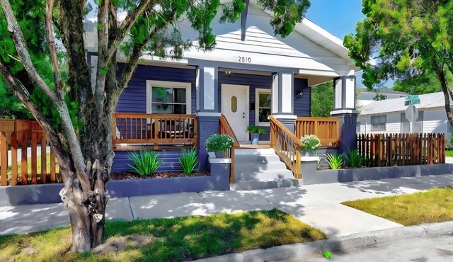 Casa De Ybor 3Bd, 2Bth, 4 beds, Historic Charm, Modern Lux in Tampa
