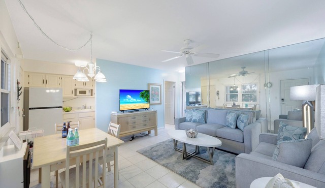 Central Condo | Pool, Grills & Walk to Restaurants