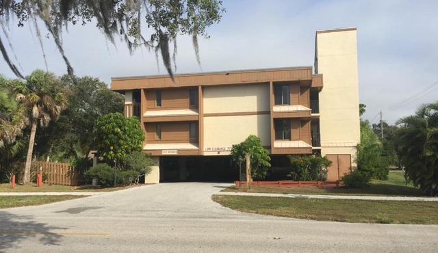 Charlotte Bay Resort