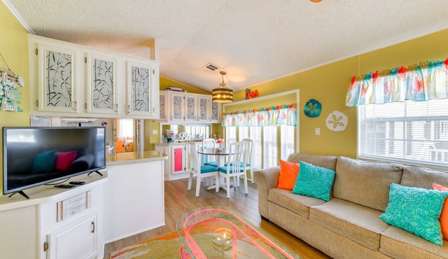 Charming 2-bedroom resort home minutes from the beaches with heated pools. in Sarasota