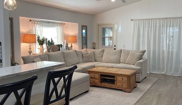 Charming 3-bedroom house in delightful Downtown Punta Gorda with AC