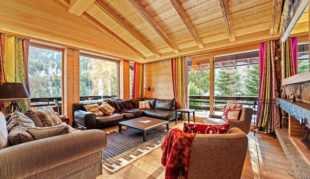 Charming 5 Bedroom Cottage - By Mrs Miggins in Champéry