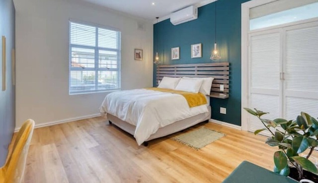 Charming 5 Sleeper Apartment with Pool in Berea