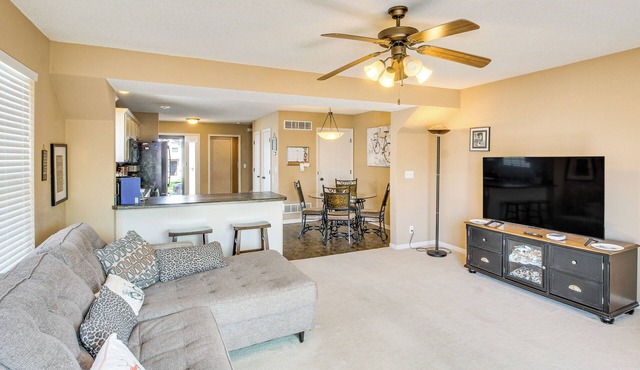 Charming Extended-Stay Townhome, Outside KCMO in Lee's Summit