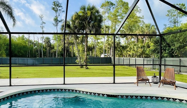 Charming Family Pool Villa -minutes from the beach in Naples