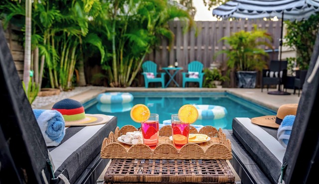 Charming Historic Resort, pool,bar,Grill,close AMI.