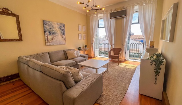 Charming Santos 6 Bedroom Apartment III in Lisboa