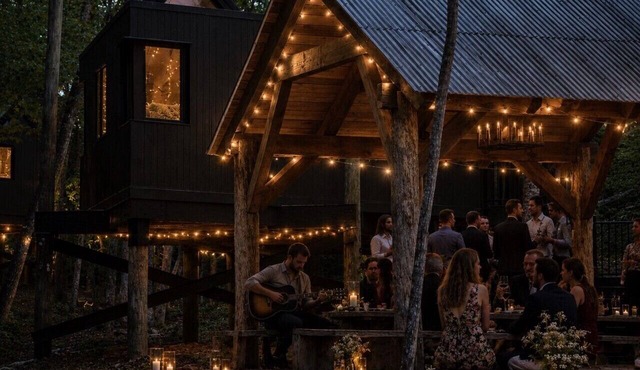Cherryfield Luxury Glamping & Wedding Venue