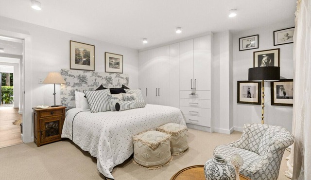 Chic Pied-à-Terre + Private Courtyard near Bondi in Woollahra