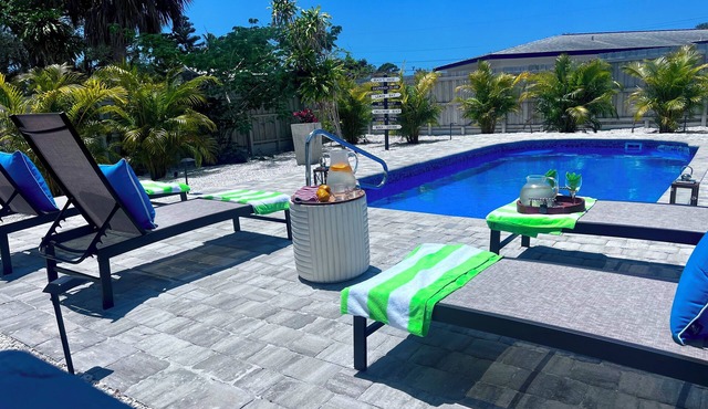 Coastal Home close to Beach,Luxurious Layout ,Resort Style Pool, Hot Tub,