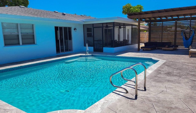 Coastal Home w/Heated Pool Near Anna Maria Island