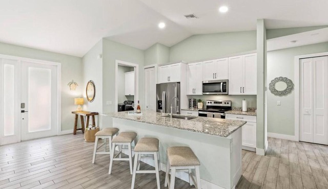 Coastal Pool Retreat Minutes to Bonita Beach