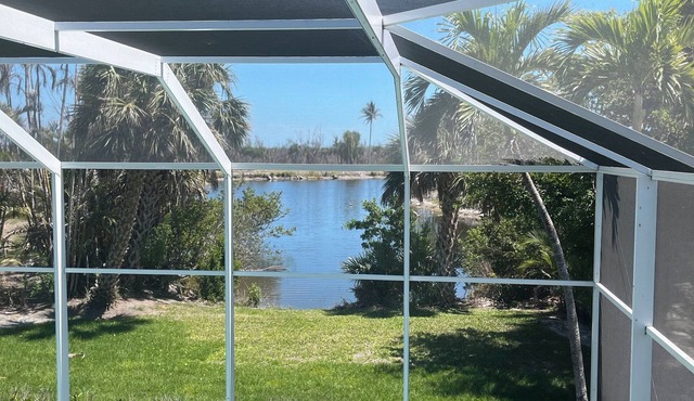 Coconut Palm Hideaway, Private Pool home, close to Beach, 6 bedroom