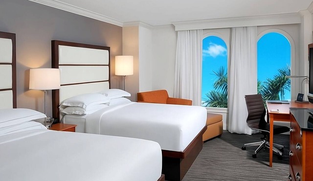Comfort and Convenience! Outdoor Pool Onsite, Free Parking!