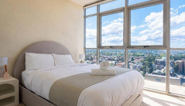 Comfy 1BDR Apt 3 minutes to Train Station Burwood in Burwood