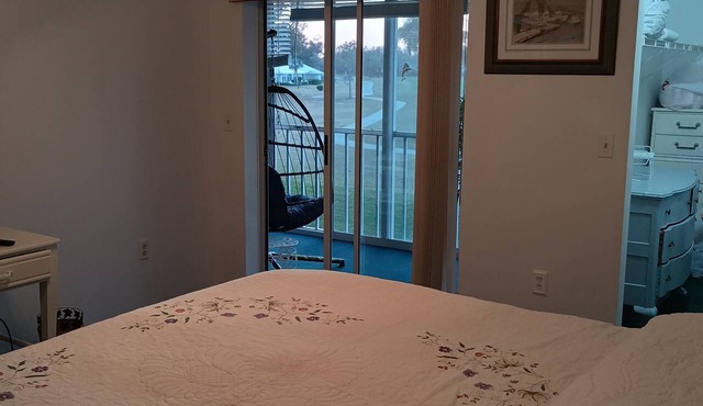 Condo 2 bedroom, 2 bathroom, attractive Golf Course view,pool, elevator,2ndStore