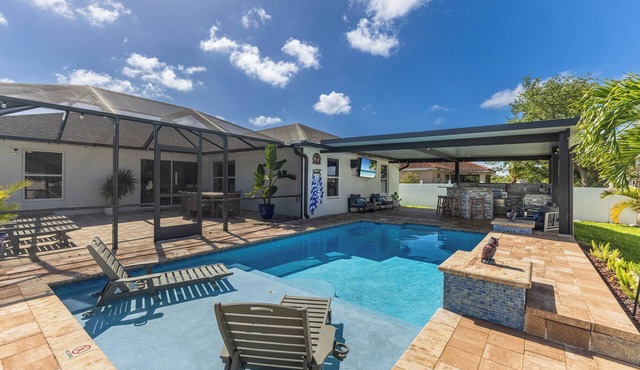 Coral Oasis Villa – Your Private Poolside Retreat in Cape Coral
