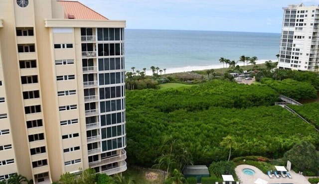 Corner views on the 10th floor of the Gulf! CL1001