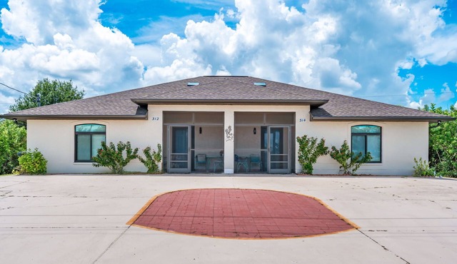 Cozy 1-bedroom apartment walking distance to Warm Mineral Springs
