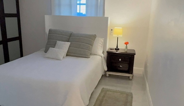Cozy 1-bedroom guest house in quiet Cutler Bay with AC and private yard