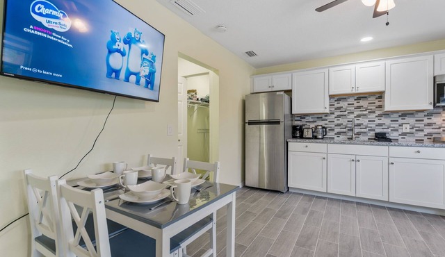 Cozy 1BR Retreat Steps from Warm Mineral Springs