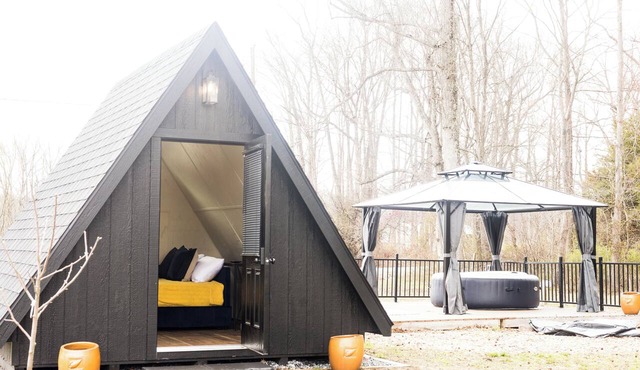 Cozy Aframe Cabin with Hot Tub, Fire Pit & Peaceful Country Views & Pet Friendly in Smyrna