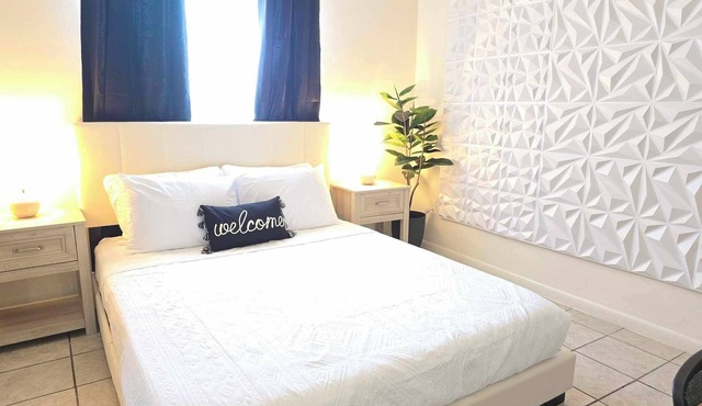 Cozy Dreamy Suites 1 in marvelous Cape Coral with AC, WiFi