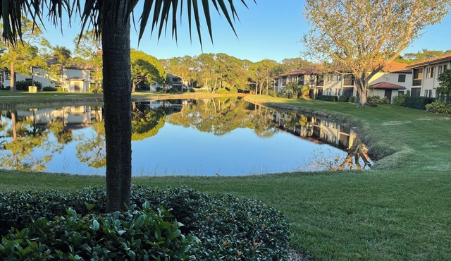 Cozy first floor condo in the lovely Meadows community