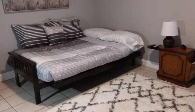 Cozy Quiet Serene Space Private Bath & Entry Near Safety Harbor