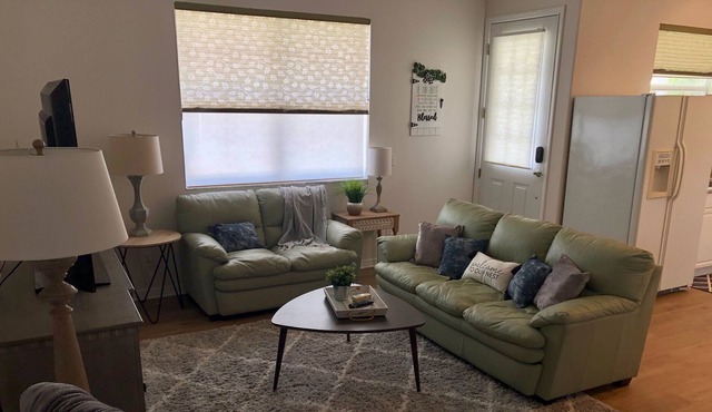 Cozy Two Bedroom Home with Full Bathroom and Kitchen minutes from Lakewood Ranch in Bradenton
