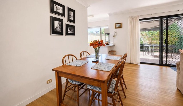 Cronulla courtyard unit, 10 mins walk to Beach & Bay in Cronulla