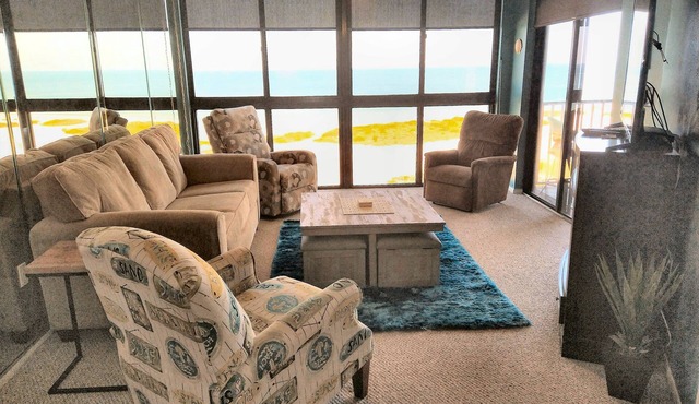 Directly on the Beach! Oct/Early Nov Available! 30 day discount!